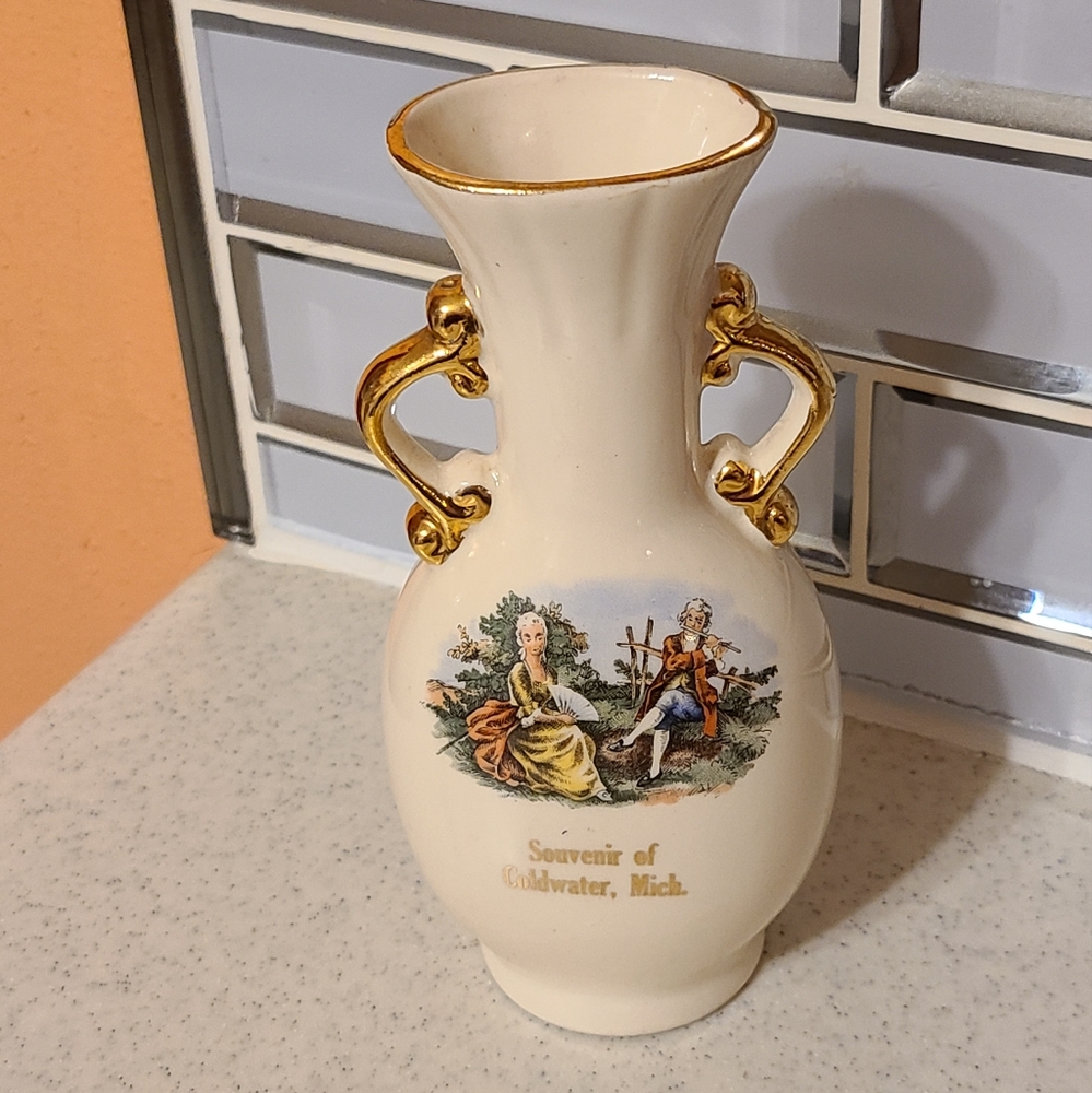 Coldwater Michigan Vase Souvenir